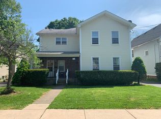 22 Spruce St, Lockport, NY 14094