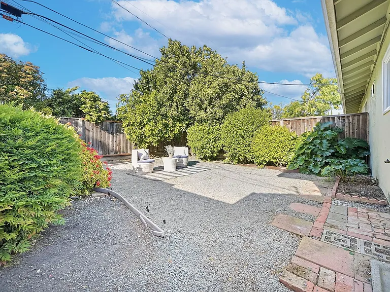3967 Bismarck Dr — Photo 22