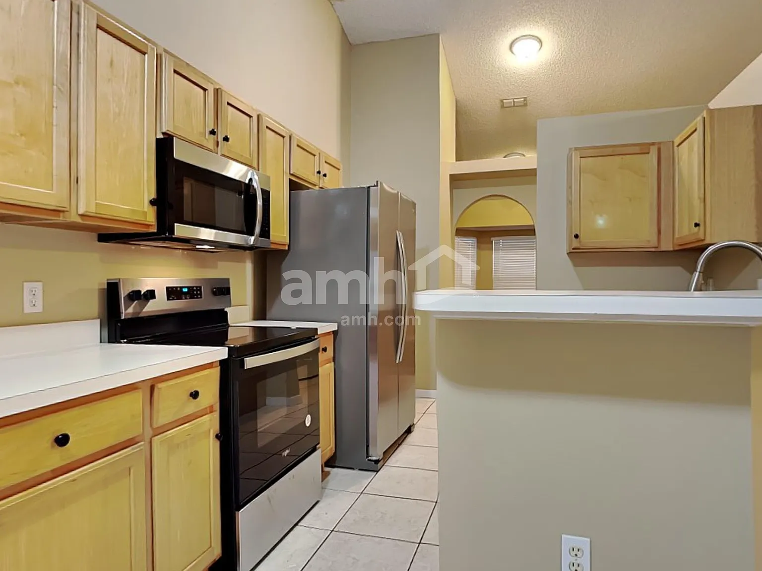 4 bed, 2.0 bath, 1704 sqft, $2,535 — Photo 4