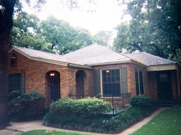 2123 Primrose