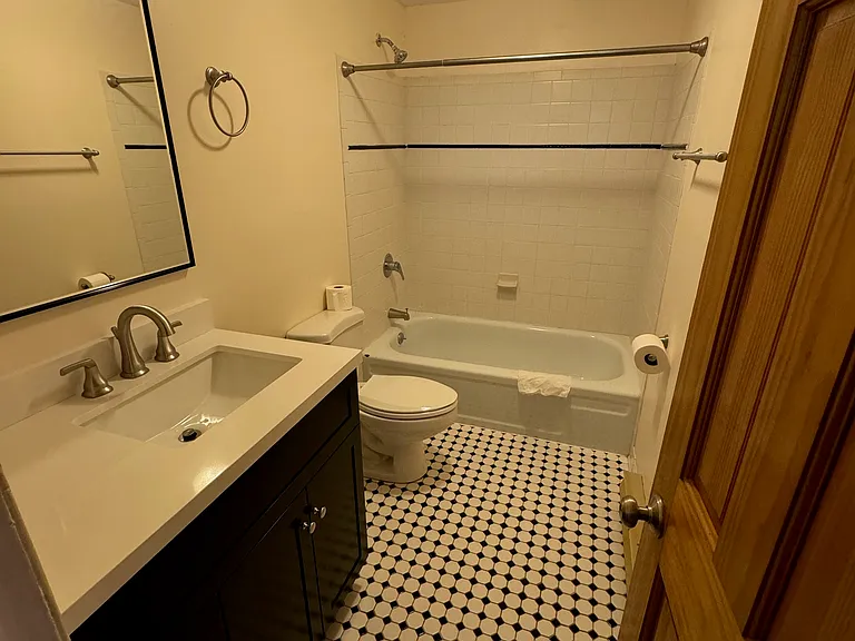 12 White Gate Rd #B — Photo 11
