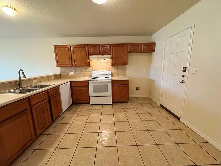 7309 Ritchie Dr — Photo 9