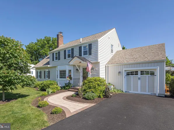 7 Colonial Ridge Dr, Yardley, PA 19067