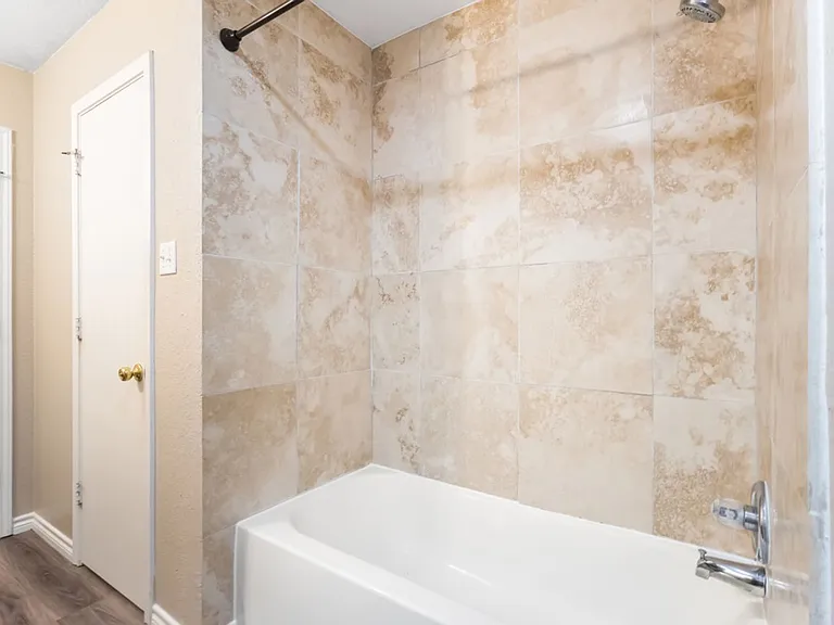 140 Springtree Pkwy — Photo 23