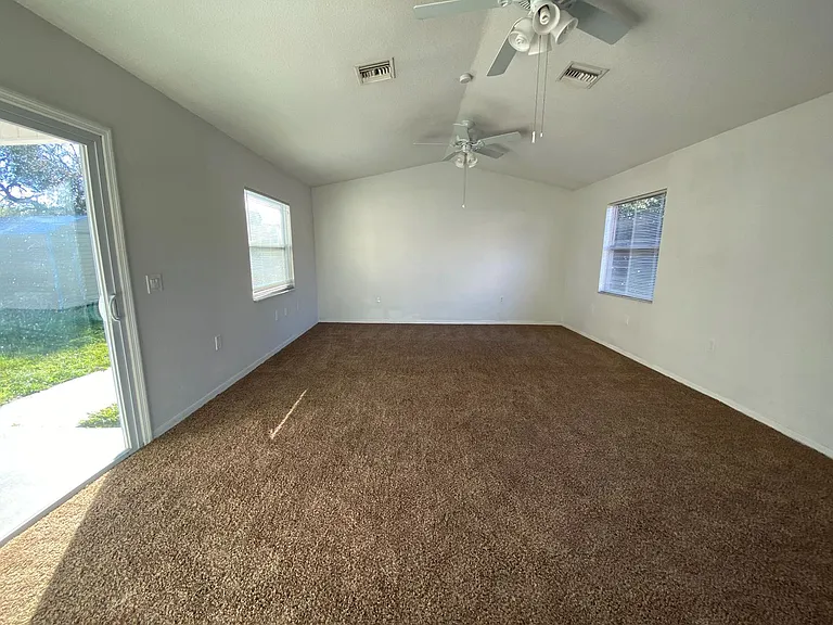 1778 Belspring Ave — Photo 10
