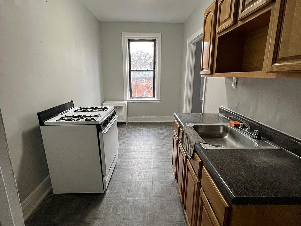 1st image of 185 E 33rd St APT 34