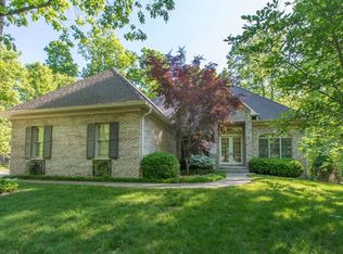 2815 E Pointe Cove Rd, Bloomington, IN 47401