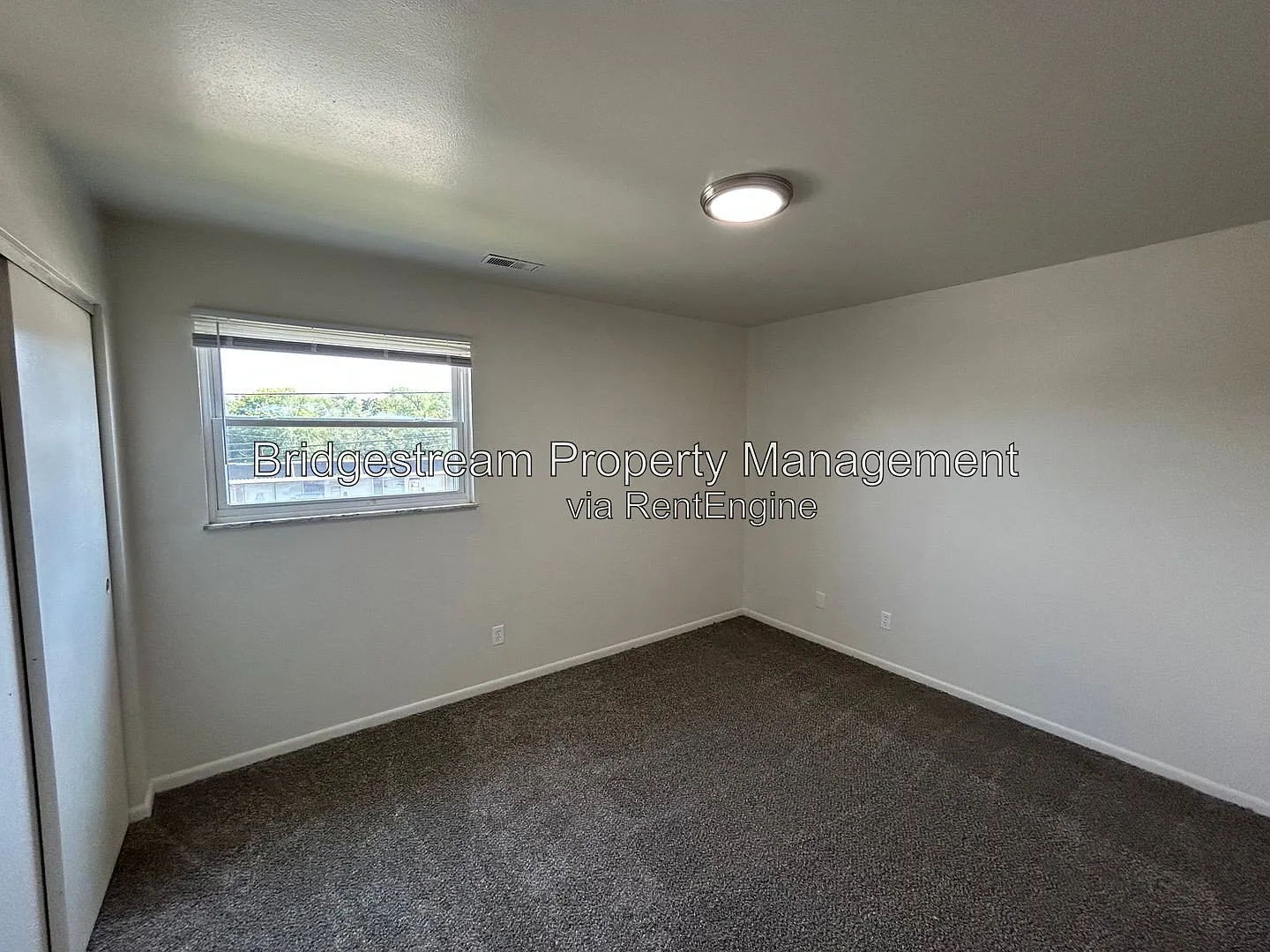 2 bed, 1.0 bath, $850 — Photo 4