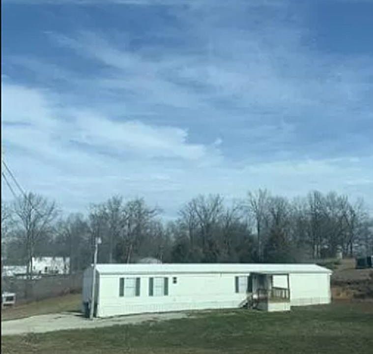 1st image of 504 Buckler Ave