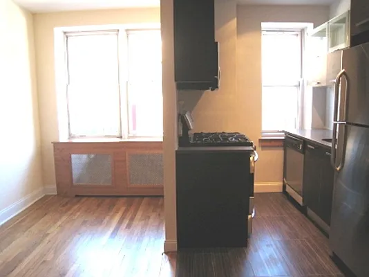 Rented by Metropolitan Equities | media 17