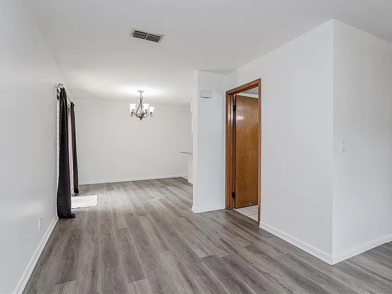 2134 NE 45th Ave — Photo 9