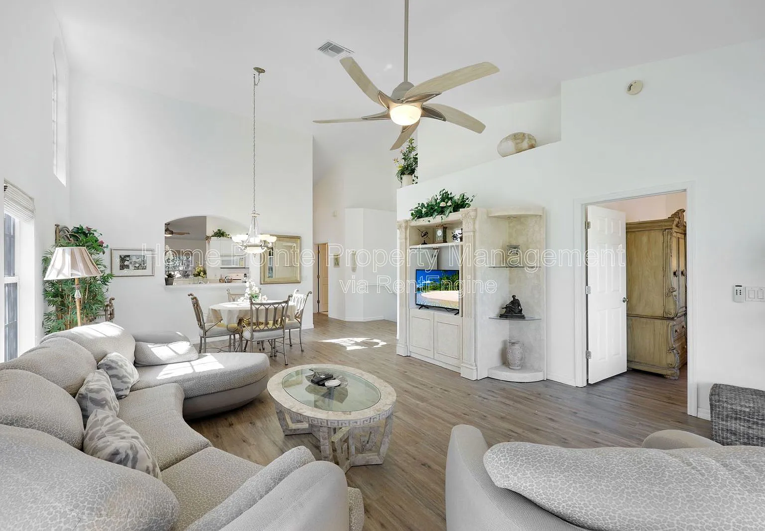 2 bed, 2.0 bath, 1431 sqft, $3,295 — Photo 4