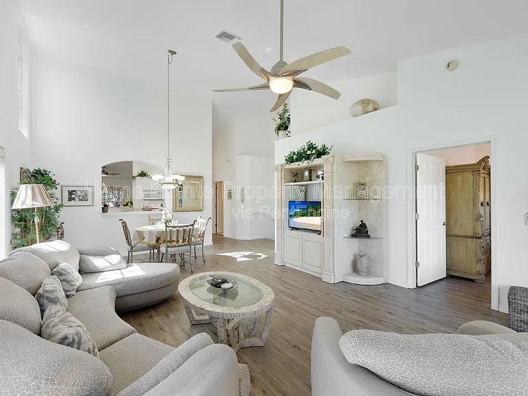 20161 Seagrove St #108 — Photo 4