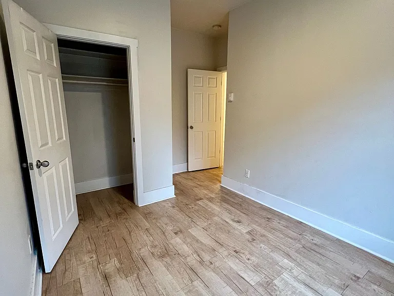 Great Location with Full Washer and Dryer in Unit and Full Kitchen! — Photo 37