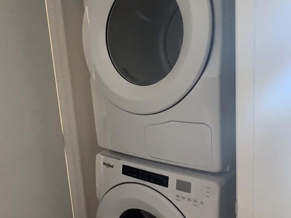3rd image of 632 W Stratford Pl #4S