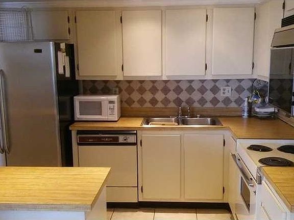 5th image of 280 NE 174th St #1415