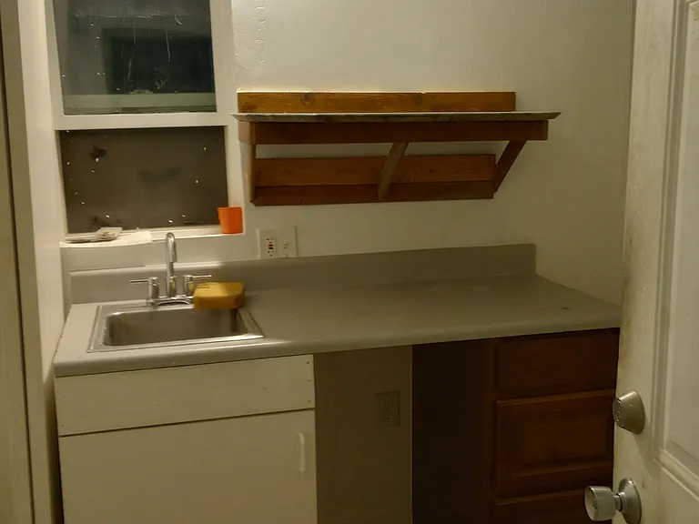 2135 Rainbow Valley Blvd #D2 — Photo 3