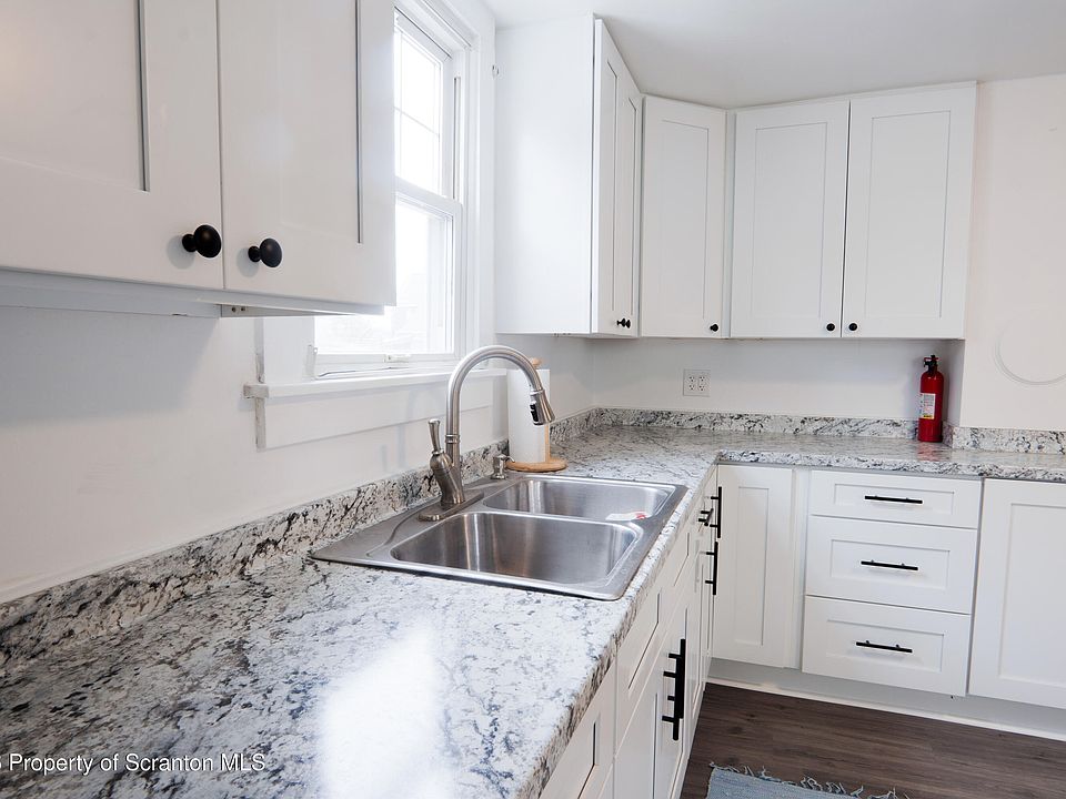 1st image of 118 Carey Ave
