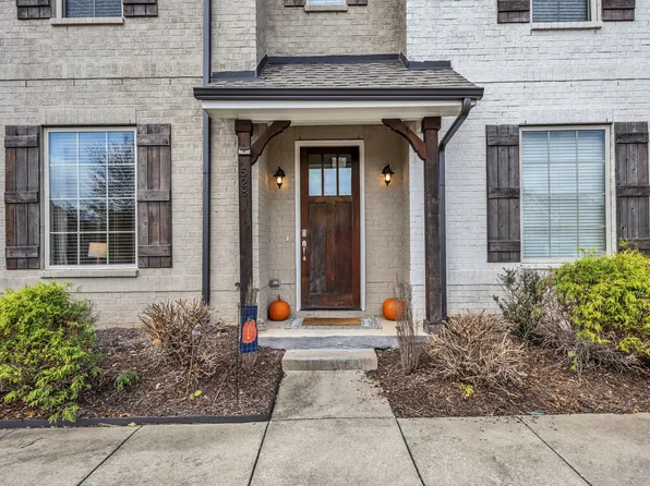 528 Harpeth Park Dr, Nashville, TN 37221