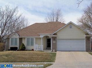 5137 Valley Forge Rd, Lincoln, NE 68521