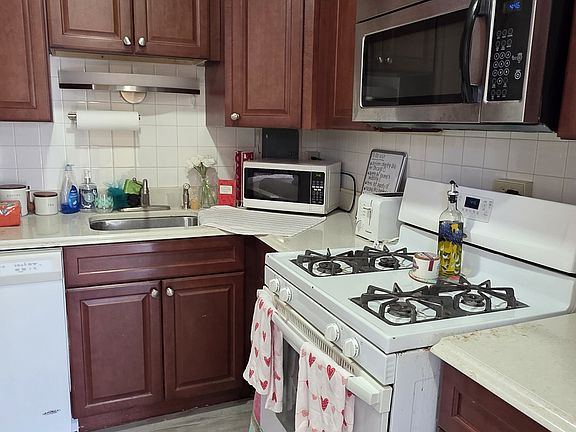 5th image of 2248 N Triphammer Rd #F8