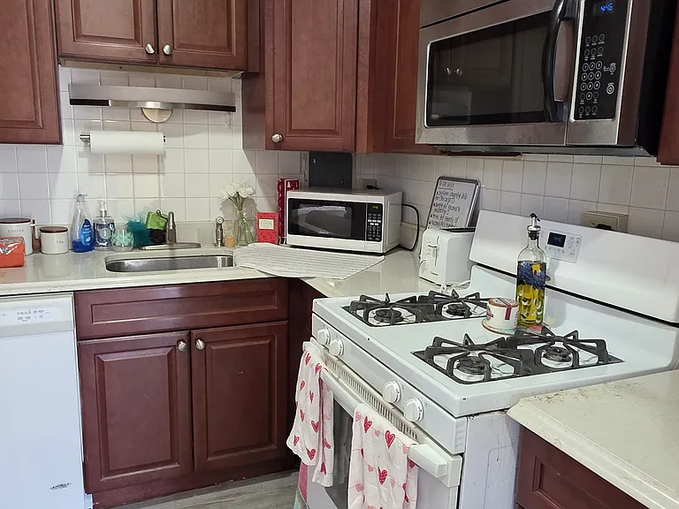2248 N Triphammer Rd #F8 — Photo 5