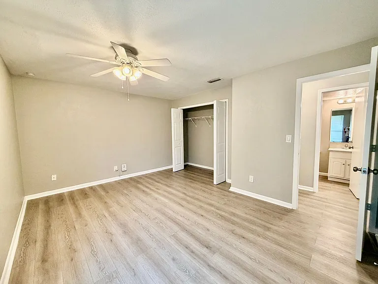 2332 SE 6th Ter #B — Photo 11
