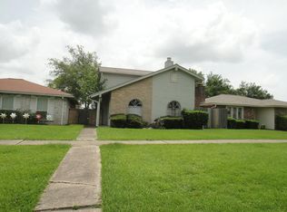 6573 S Briar Bayou Dr, Houston, TX 77072