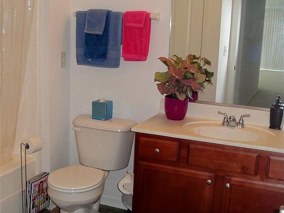 4th image of 932 Southmoor Dr Unit 108