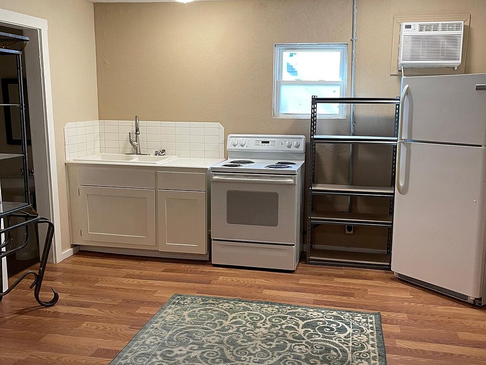 2nd image of 3308 Meadowbrook Dr