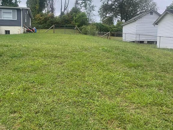 5th image of 100 S Sidney Ave