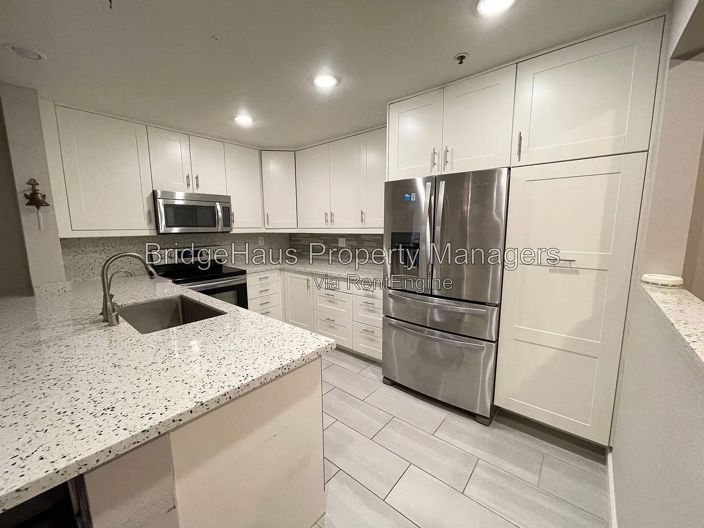 2 bed, 2.0 bath, 1118 sqft, $3,200 — Photo 2