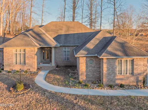 121 Brandon Dr, Lenoir City, TN 37772