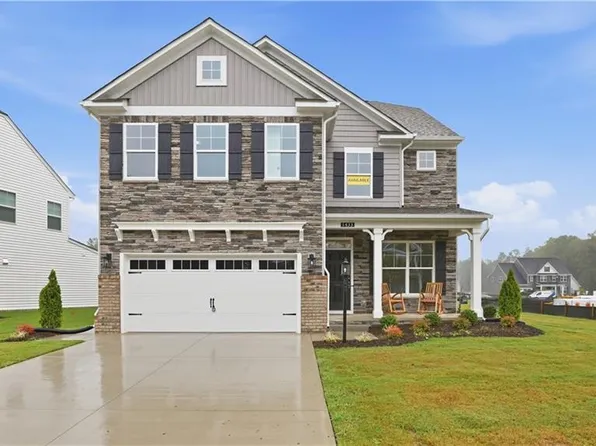 1433 Wharf Hill Dr, Smithfield, VA 23430