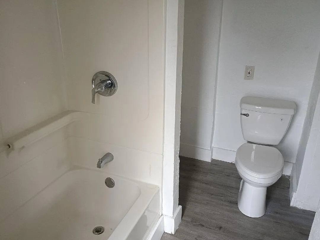 2 bed, 1000 sqft, $850 — Photo 3