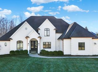 2071 Eagle Trace Dr, Greenwood, IN
