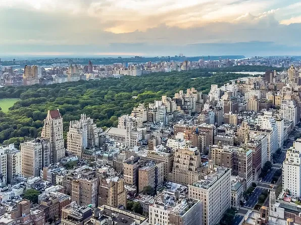 118 East 60th Street image 1 of 13