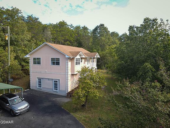 5th image of 820 Matthews Way
