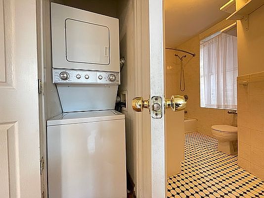 4th image of 490 Ocean Pkwy APT 23
