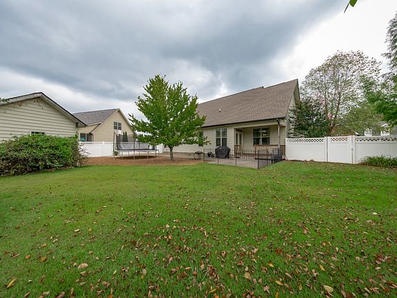 4th image of 720 Richards Dr