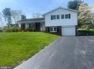 19119 Woodhaven Dr, Hagerstown, MD 21742