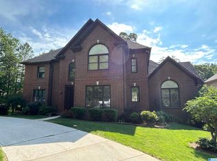 2610 Crossgate Ln, Vestavia Hills, AL 35216