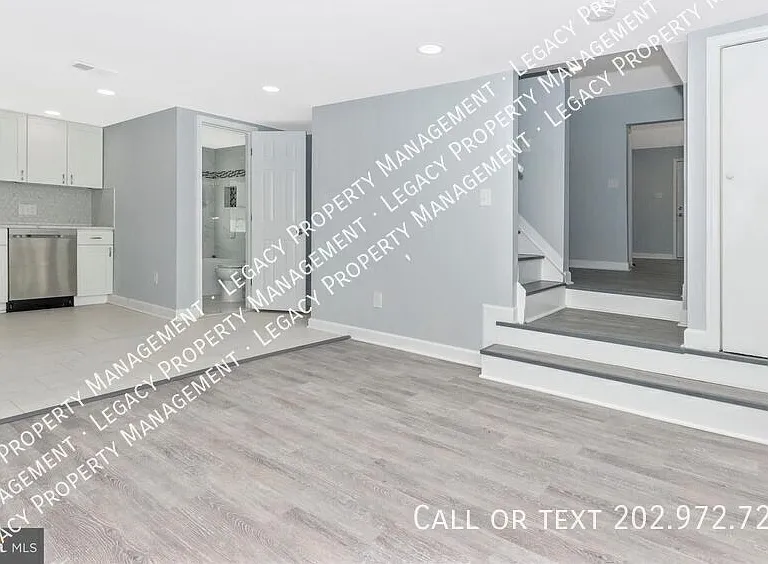 903 Minna Ave #B — Photo 14
