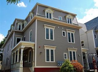 387-389 Angell St #3, Providence, RI 02906