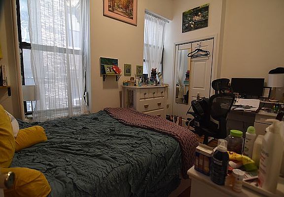 3rd image of 319 E 9th St APT 4
