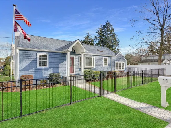 10 Wheatley Avenue, Huntington Station, NY 11746