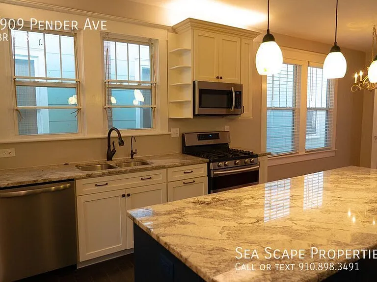 1909 Pender Ave — Photo 15