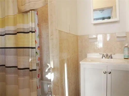 Rented by I & I New York | media 24