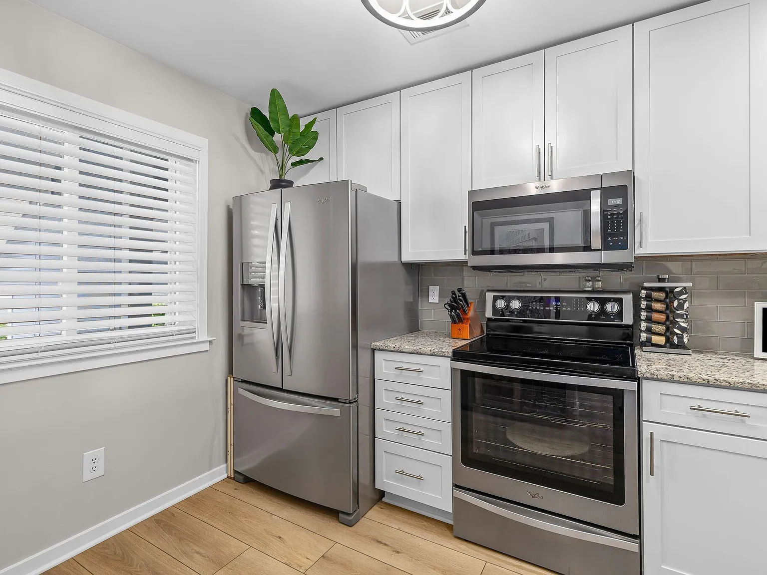 2 bed, 2.0 bath, 1052 sqft, $2,900 — Photo 3