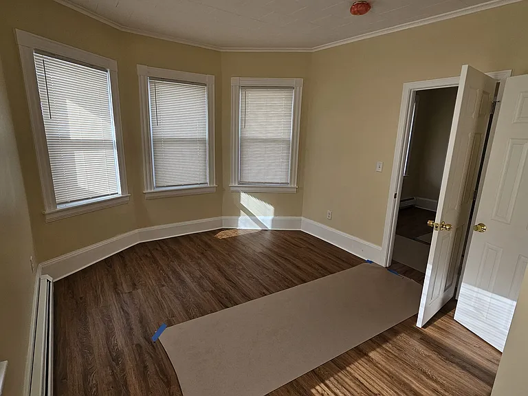 8 Robinson St #2R — Photo 11